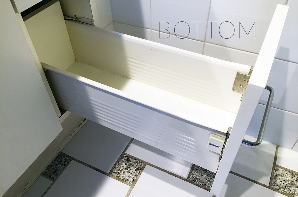 bottom bathroom drawer organization