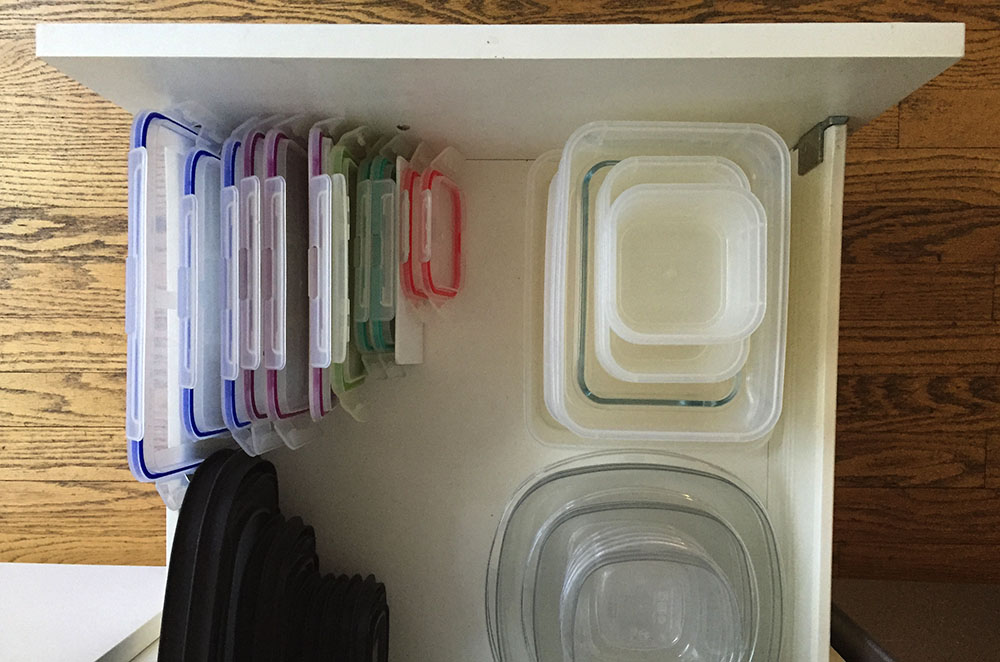 My favorite secrets for organizing plastic containers in the kitchen